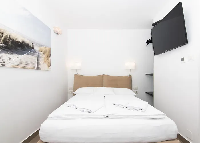 Thomas\'S Cozy Room With Breakfast